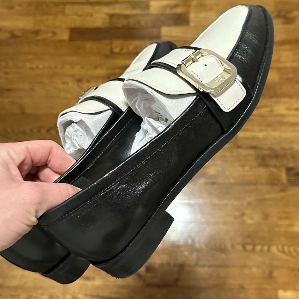 Vince Camuto black & white loafer. Perfect style loafer super comfortable